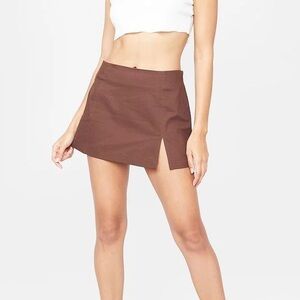 Brown mini skirt 🤎